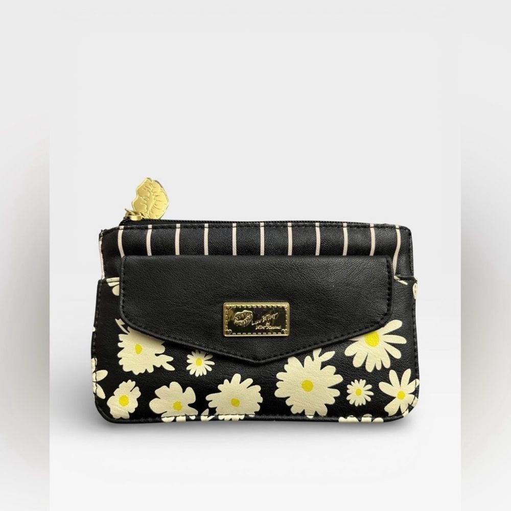 Luv Betsey by Betsey Johnson Daisy Wallet/Wristlet Pouch EPC
